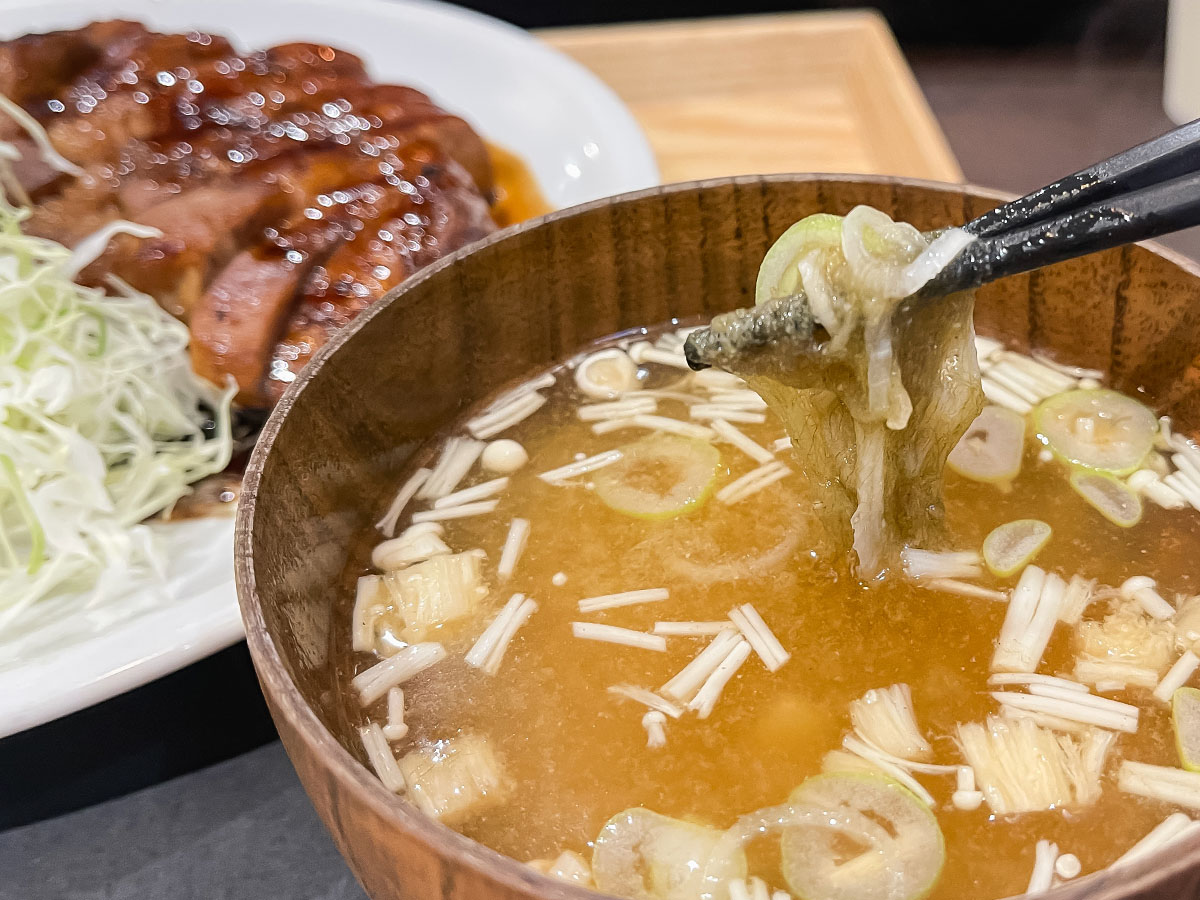 「八角」でリブロースの黒部トンテキ定食食べたよ！／富山駅 マリエとやま内
