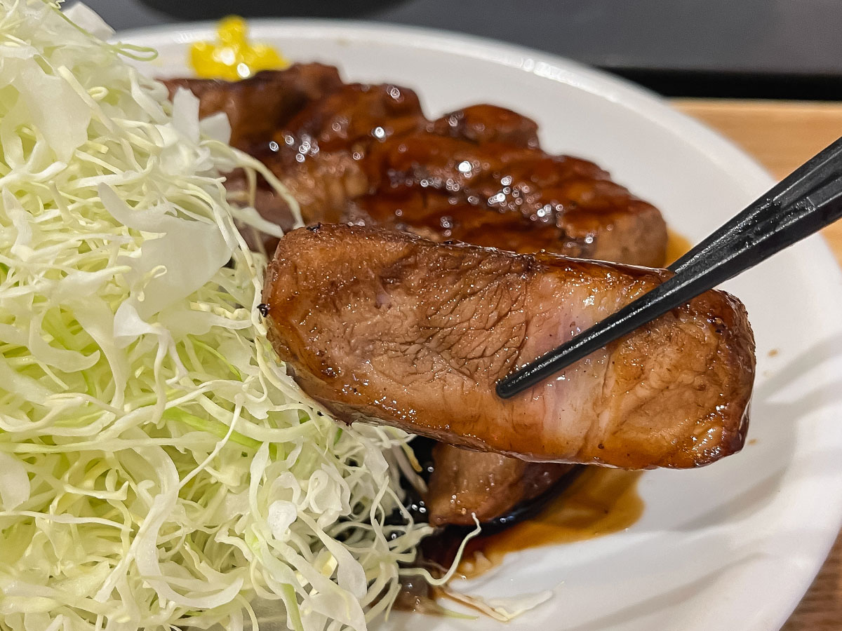 「八角」でリブロースの黒部トンテキ定食食べたよ！／富山駅 マリエとやま内