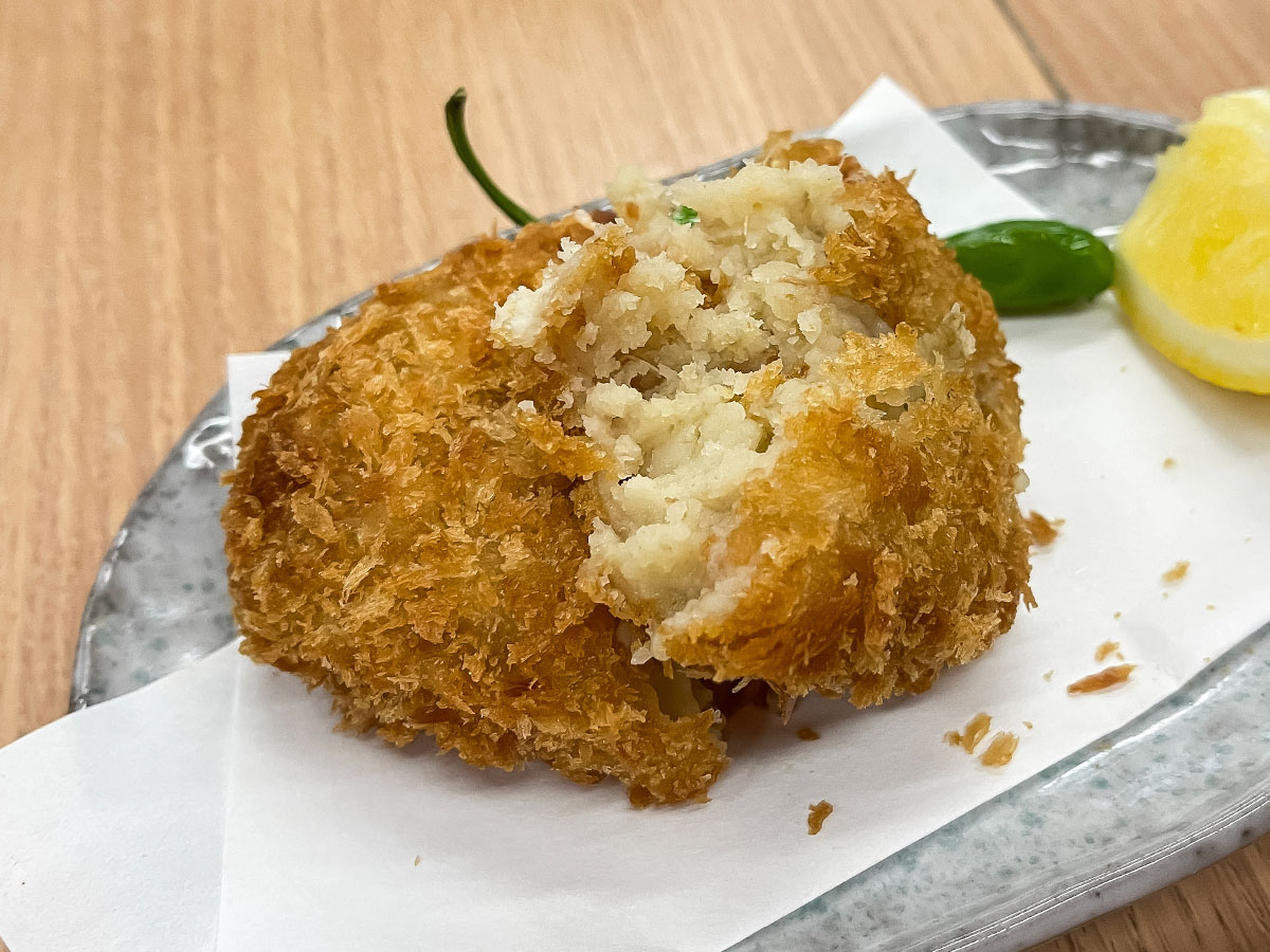 「氷見港魚市場食堂」でブリ丼定食、白えびの刺身とコロッケ食べた!/富山県氷見港