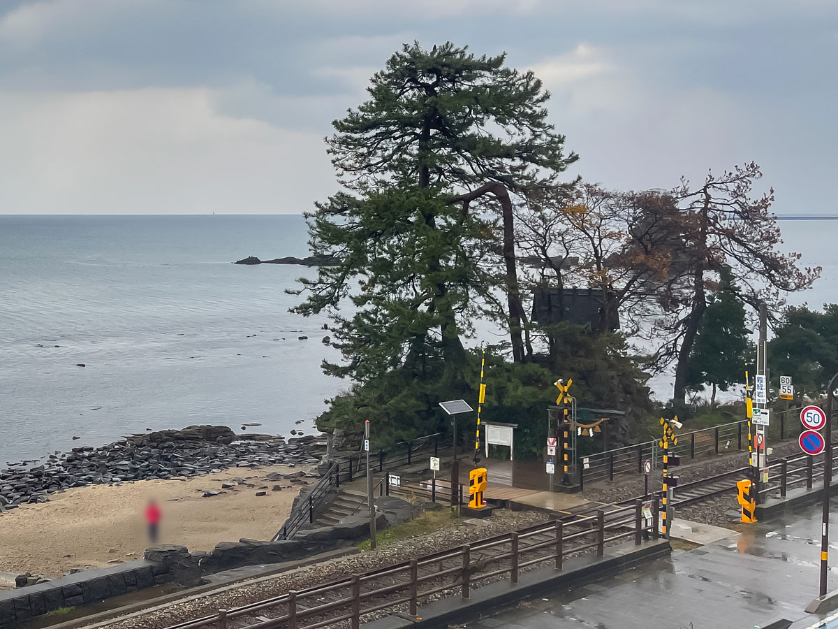 道の駅「雨晴」に行って、義経岩を見てみたよ！／富山県高岡市