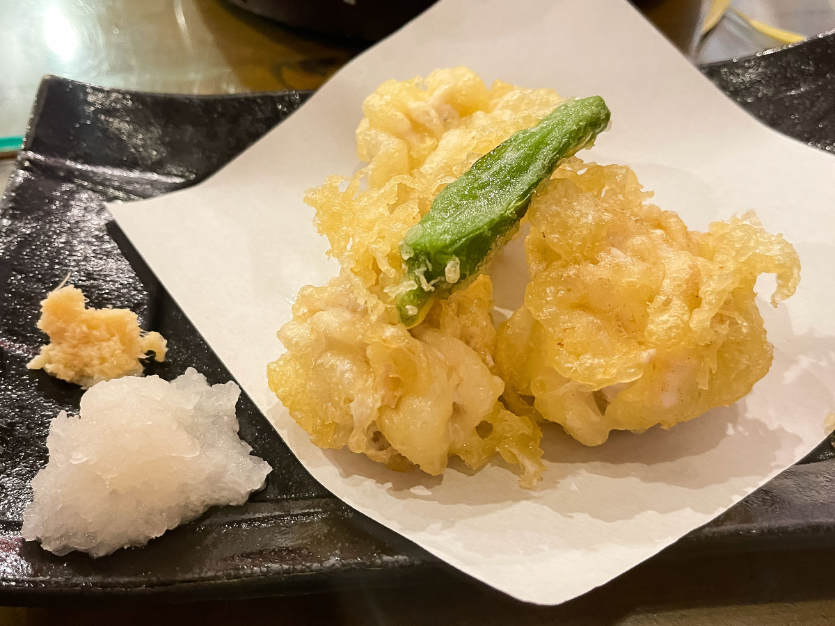 「魚どん亭」で甘エビとノドグロ、本ずわいがに、香箱がに食べたよ！／富山駅 とやマルシェ