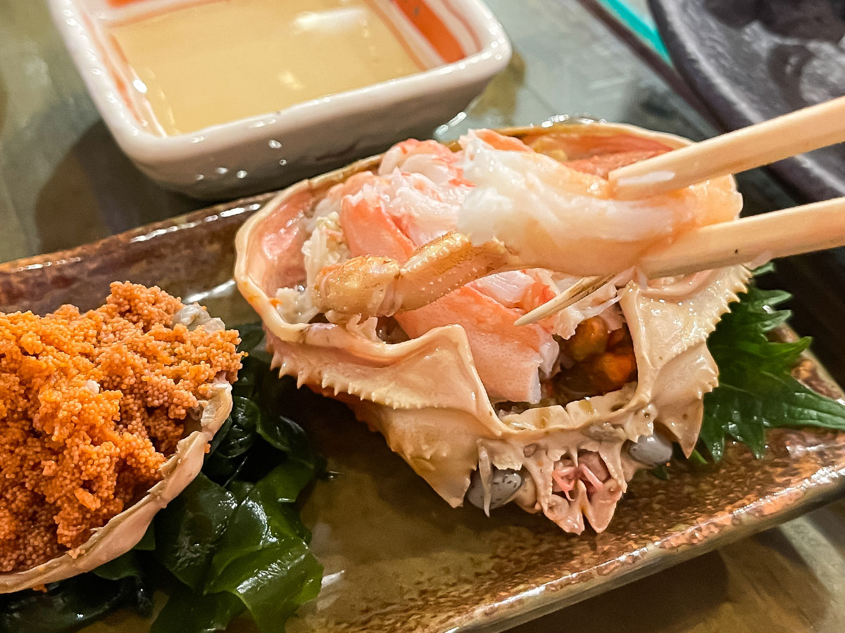 「魚どん亭」で甘エビとノドグロ、本ずわいがに、香箱がに食べたよ！／富山駅 とやマルシェ