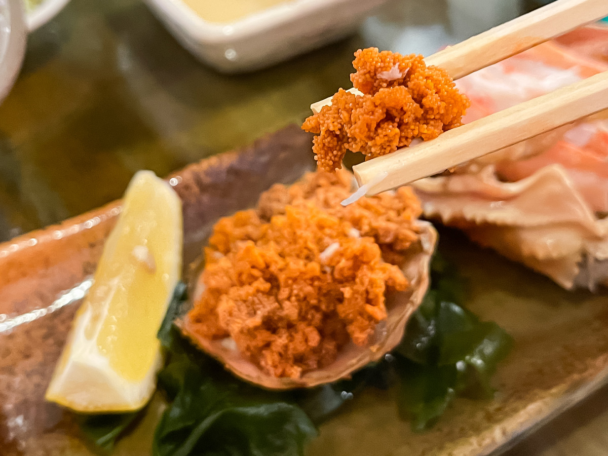 「魚どん亭」で甘エビとノドグロ、本ずわいがに、香箱がに食べたよ！／富山駅 とやマルシェ