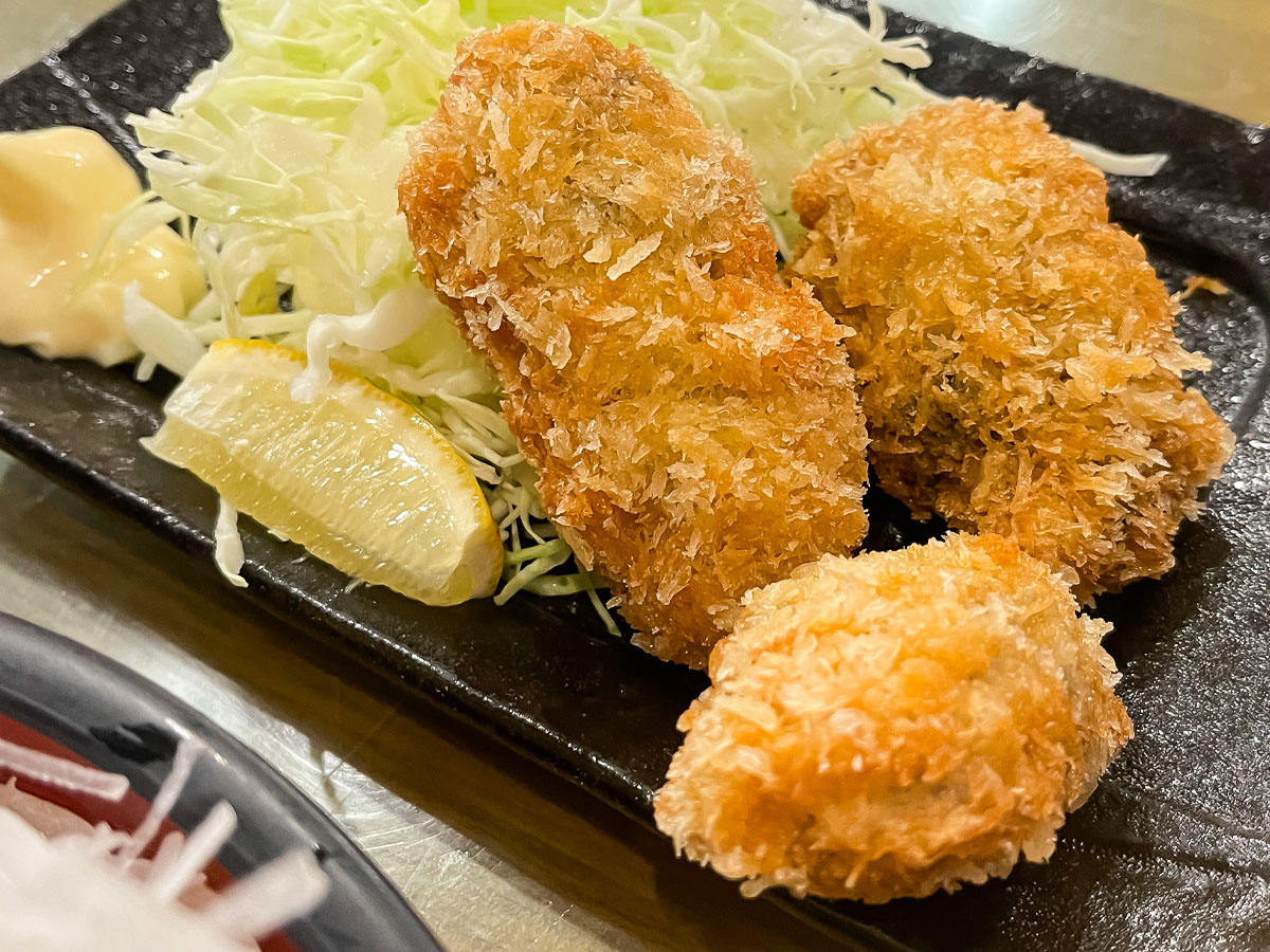 「魚どん亭」で甘エビとノドグロ、本ずわいがに、香箱がに食べたよ！／富山駅 とやマルシェ