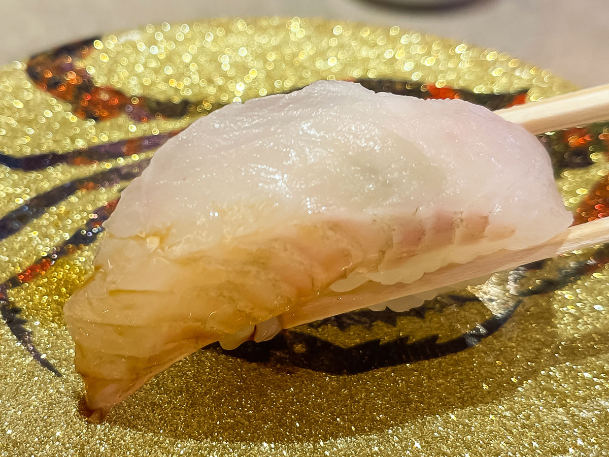 「氷見きときと寿司」でふくらぎ、辻の身、ハマチ、がすえび軍艦食べた!/富山駅とやマルシェのれん横丁