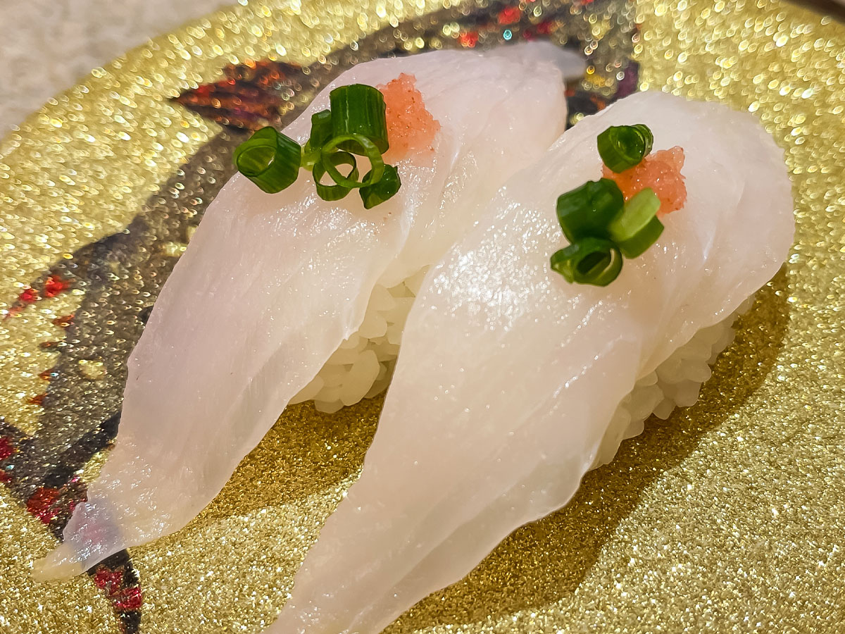 「氷見きときと寿司」でふくらぎ、辻の身、ハマチ、がすえび軍艦食べた!/富山駅とやマルシェのれん横丁