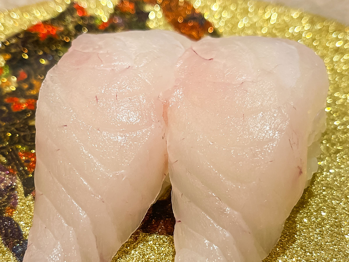 「氷見きときと寿司」でふくらぎ、辻の身、ハマチ、がすえび軍艦食べた!/富山駅とやマルシェのれん横丁