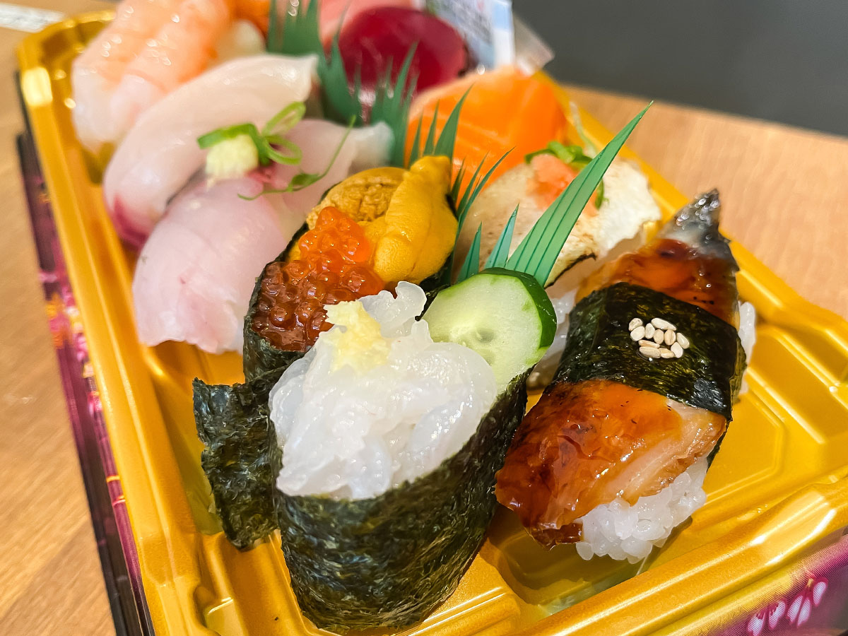 「富山湾食堂」で鮮魚店 魚廣で買った刺身やお寿司を食べたよ／富山県マルート内