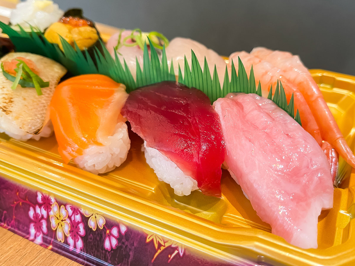 「富山湾食堂」で鮮魚店 魚廣で買った刺身やお寿司を食べたよ／富山県マルート内