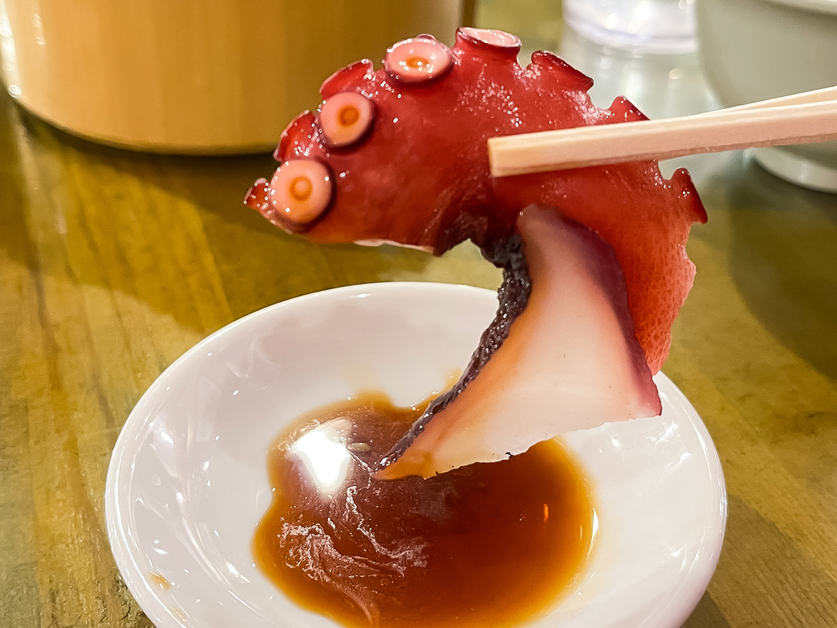 「魚どん亭」でお刺身盛合せ、白えび天丼、魚介ミックスフライ食べたよ！／富山駅 とやマルシェ