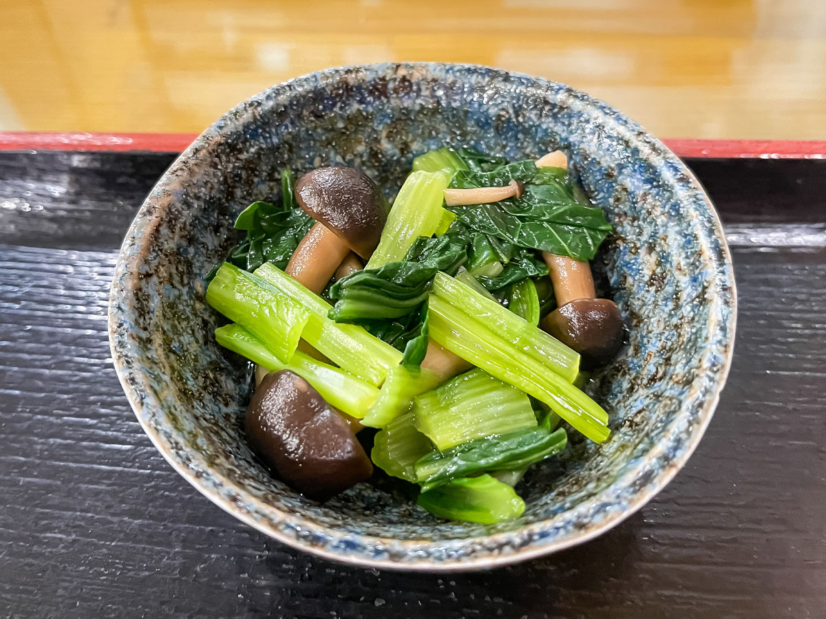 「魚どん亭」でお刺身盛合せ、白えび天丼、魚介ミックスフライ食べたよ！／富山駅 とやマルシェ