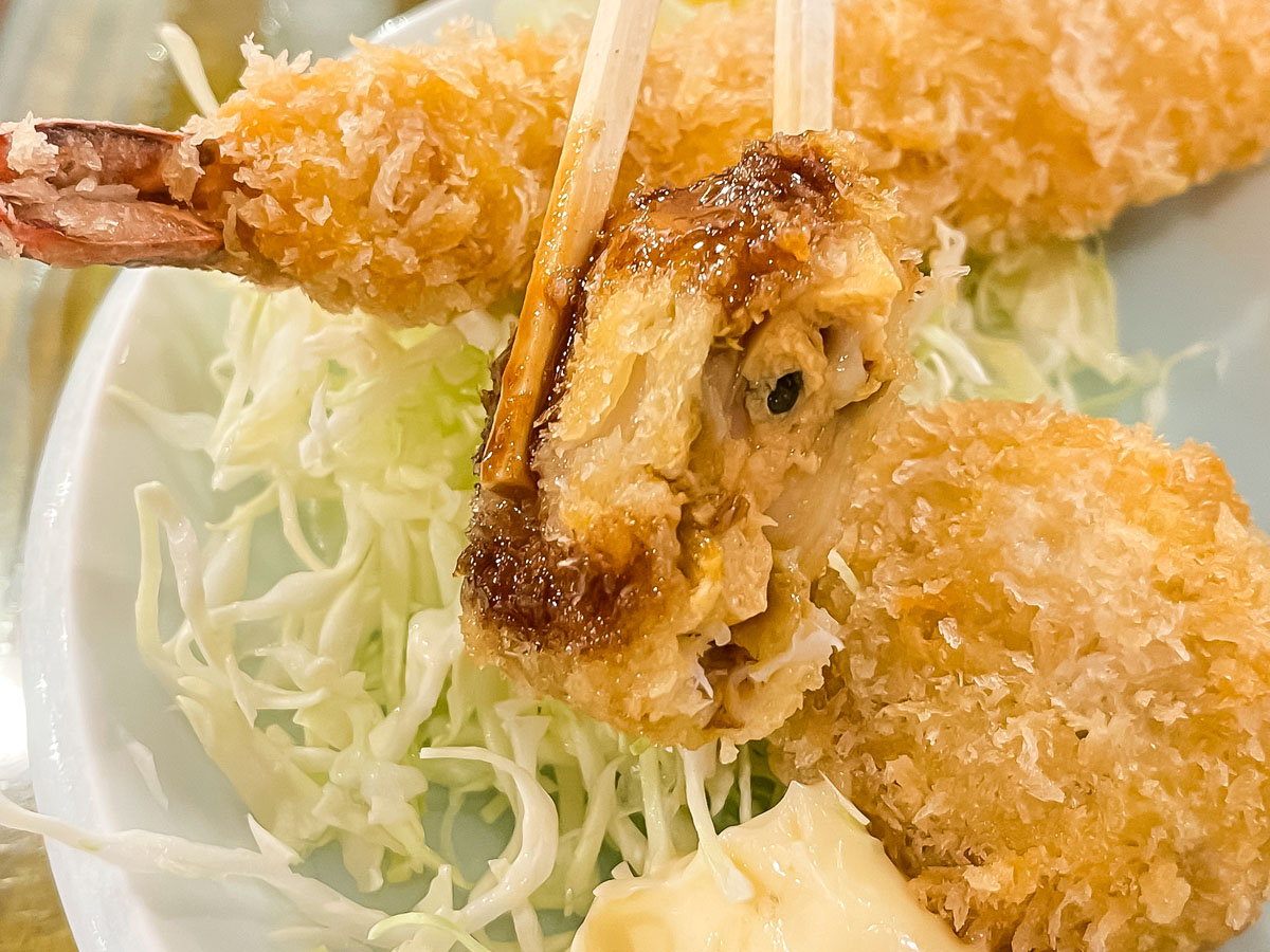 「魚どん亭」でお刺身盛合せ、白えび天丼、魚介ミックスフライ食べたよ！／富山駅 とやマルシェ