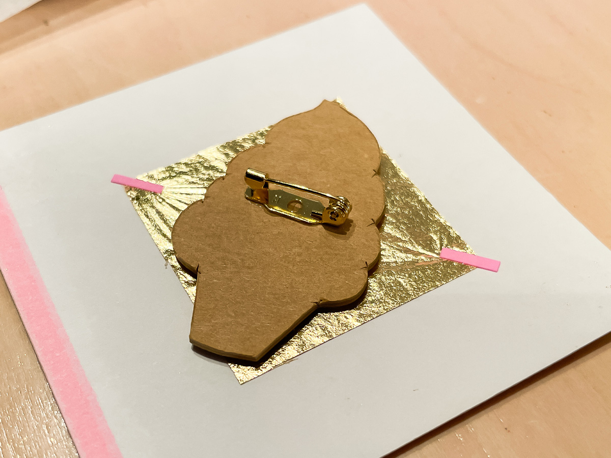 「今井金箔」で"バッチ金箔貼り体験"してみたよ！／石川県金沢市・広坂店