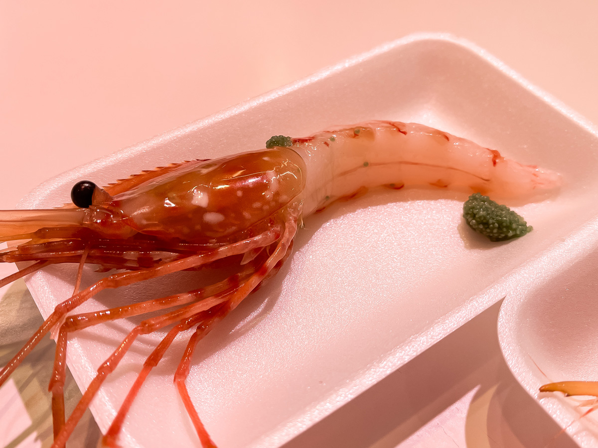 近江町市場「忠村水産」で真牡蠣とボタン海老の刺身を食べたよ!/石川県金沢市