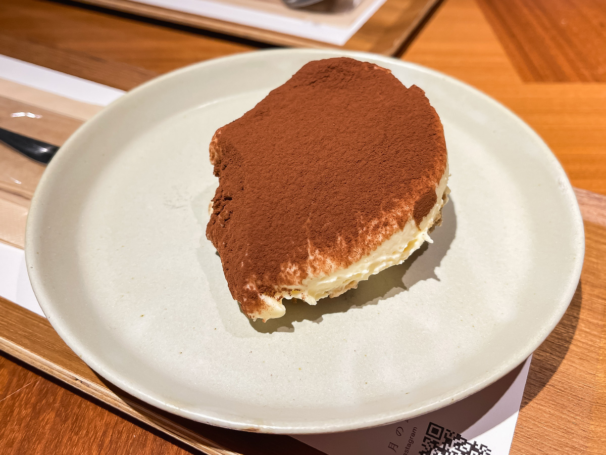 カフェ「La RINA(ラ・リナ)」でコーヒーとティラミス食べた!/石川県金沢市・クラソプレイス香林坊内