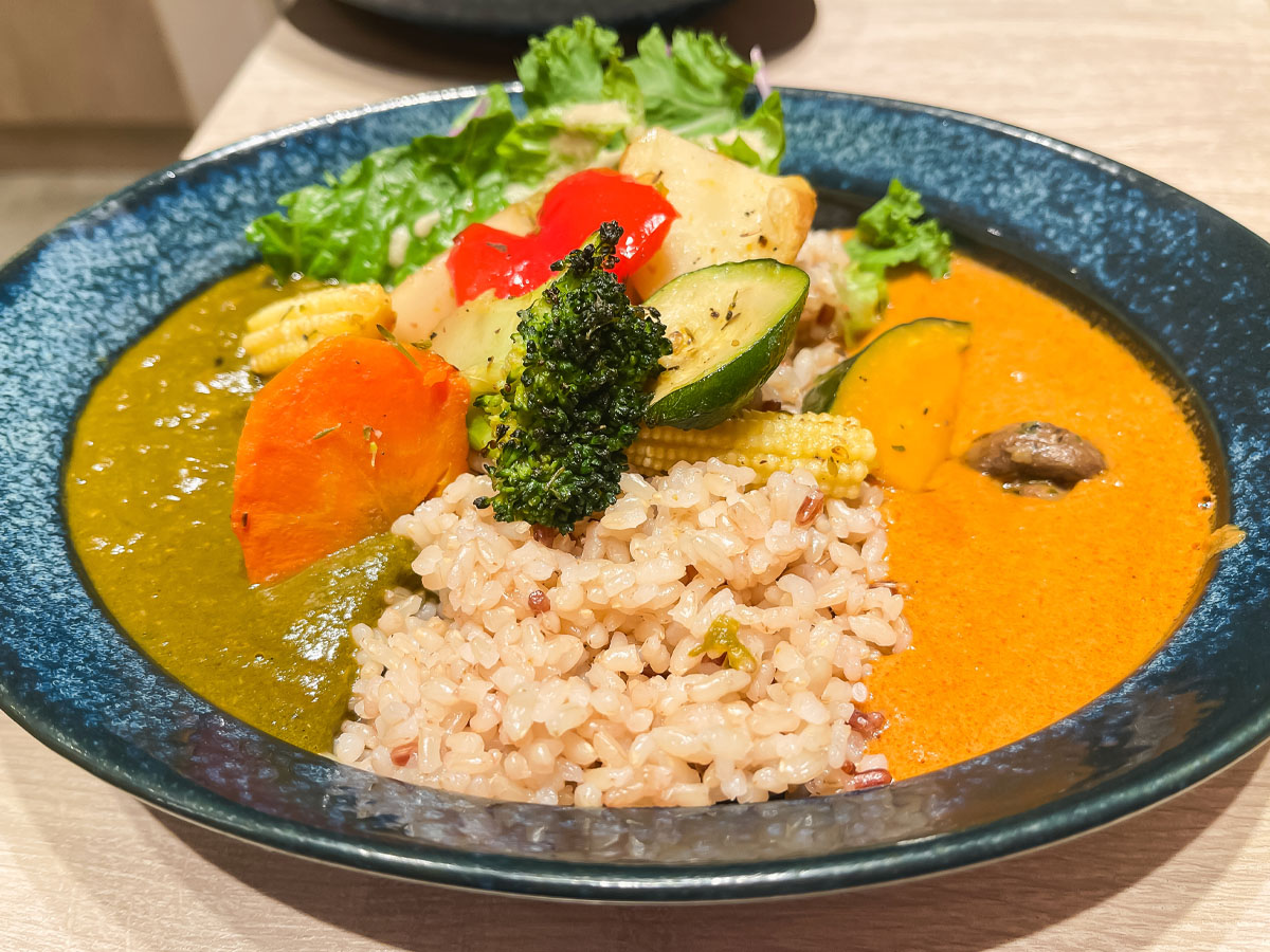 プラントベースカレーの「RUCY+R」でスパイスカレーと玄米あいがけカレーセット食べたよ！／横浜駅・相鉄ジョイナス B1F