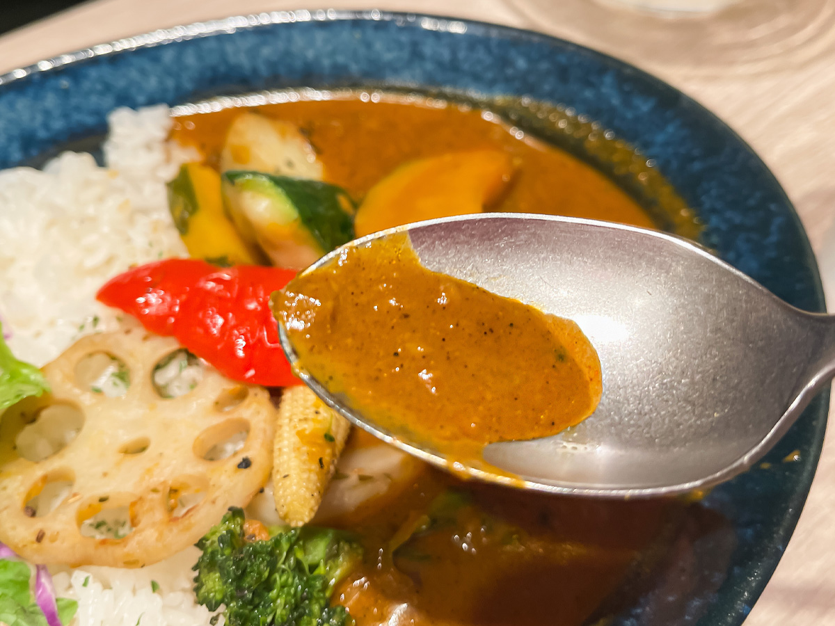 プラントベースカレーの「RUCY+R」でスパイスカレーと玄米あいがけカレーセット食べたよ！／横浜駅・相鉄ジョイナス B1F