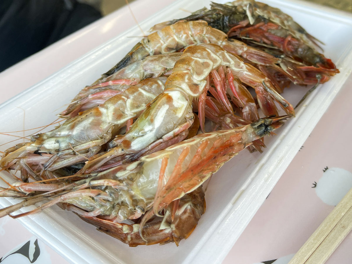 「金沢港いきいき魚市」で、茹で加納カニとガス海老の刺身食べたよ！／石川県金沢市