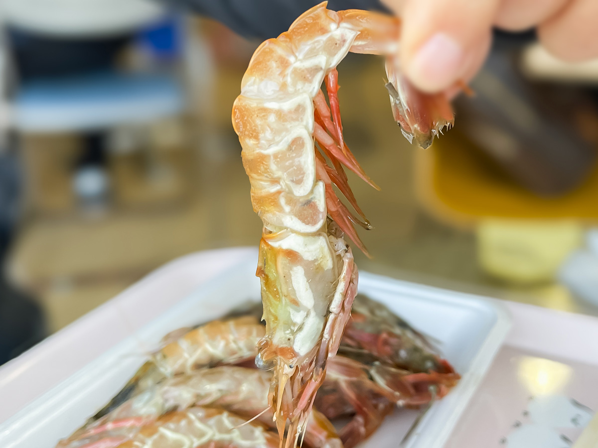 「金沢港いきいき魚市」で、茹で加納カニとガス海老の刺身食べたよ！／石川県金沢市