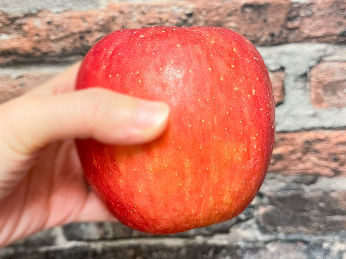 アークス(9948)の株主優待で、青森県産「飛馬りんご」がきたよ！