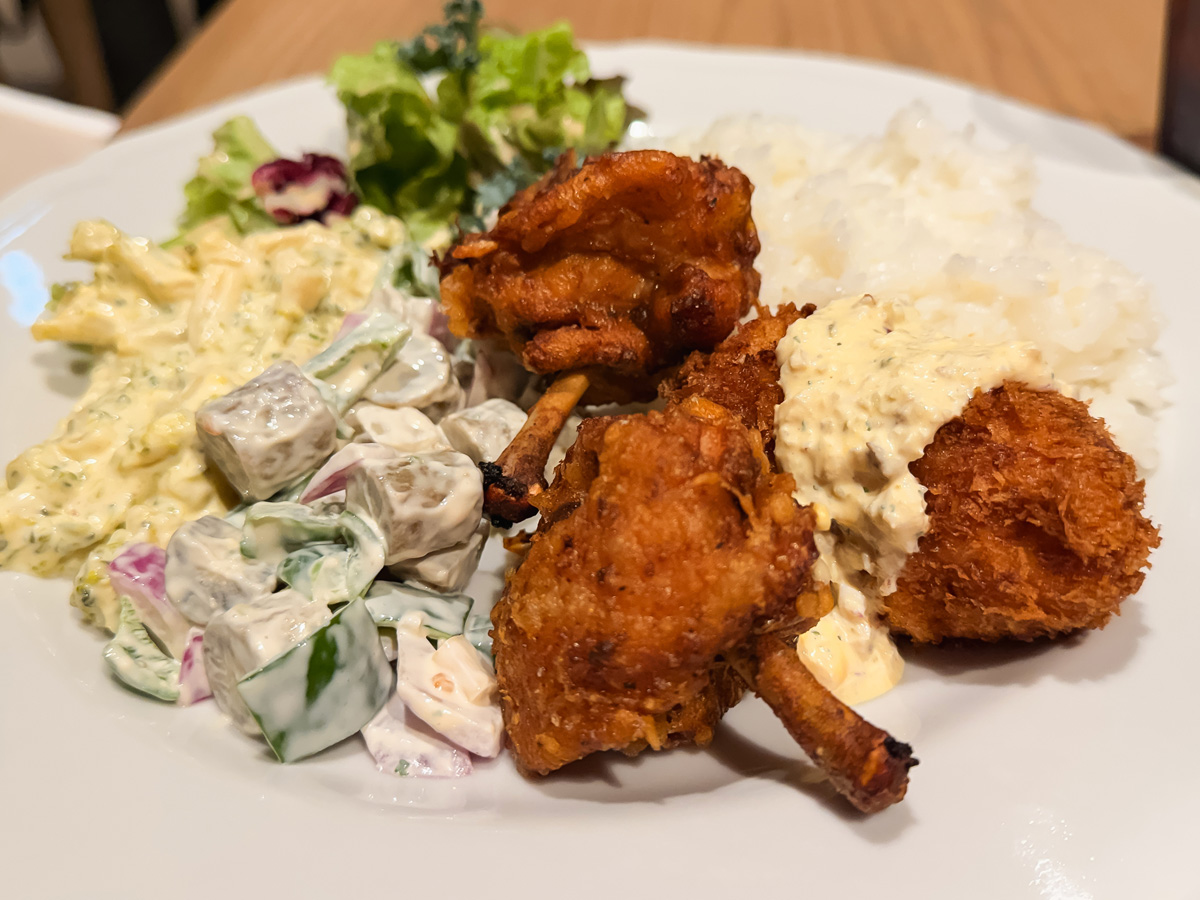 有隣堂が手掛けるダイニング「1909」で、デリとメインが選べるランチプレート食べたよ!/ベースゲート横浜関内