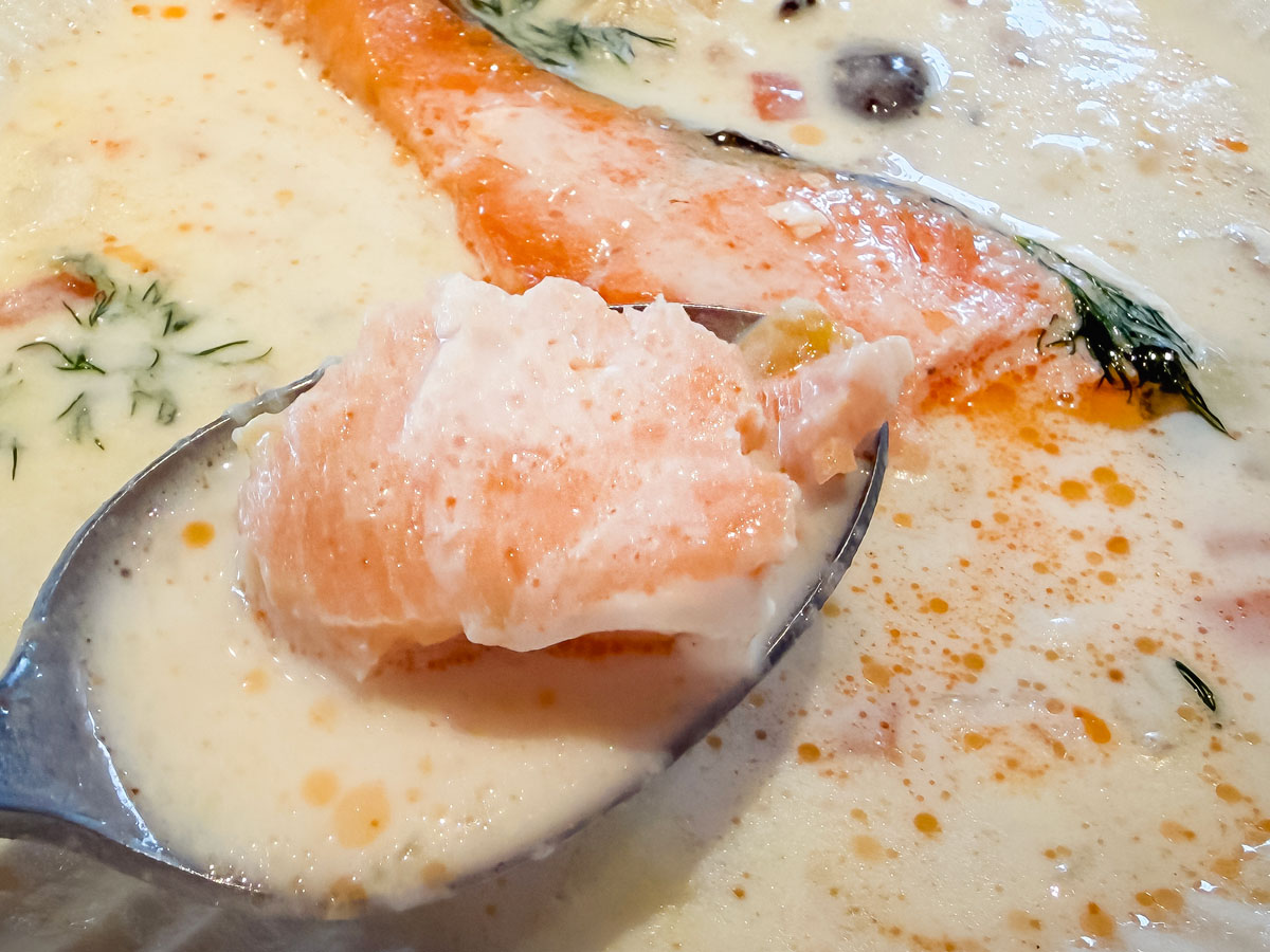 「The TRATTORIA SALVATORE CAFE」で朝食のベイサイドクラムチャウダー、クロワッサンベーコンエッグ食べた／ベースゲート横浜関内