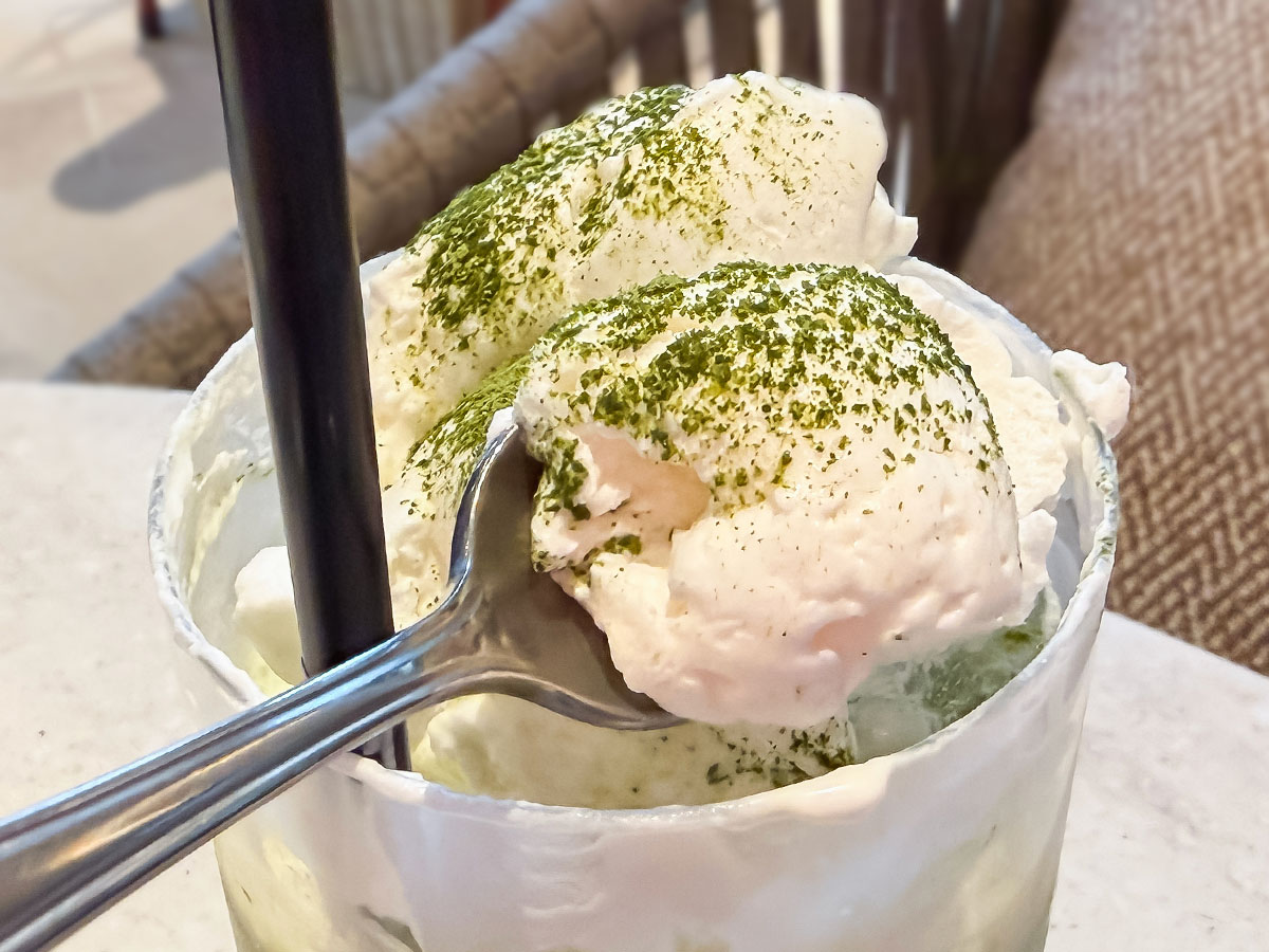 「The TRATTORIA SALVATORE CAFE」で朝食のベイサイドクラムチャウダー、クロワッサンベーコンエッグ食べた／ベースゲート横浜関内