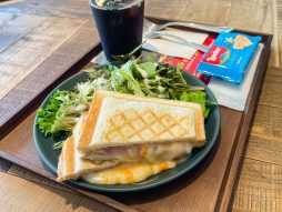 CARAVAN COFFEE STAND(キャラバンコーヒースタンド)でハムチーズサンドとプリン食べた！／横浜・元町